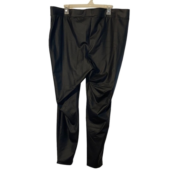 torrid Pants - Torrid Platinum Black Faux Leather Leggings. Size 3 EUC